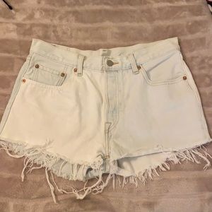 Light blue and white high waist Levi’s VINTAGE